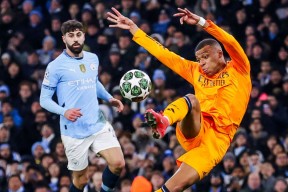 关于皇马主场大捷，球员赛后激动庆祝胜利，为什地方一下继续.的信息